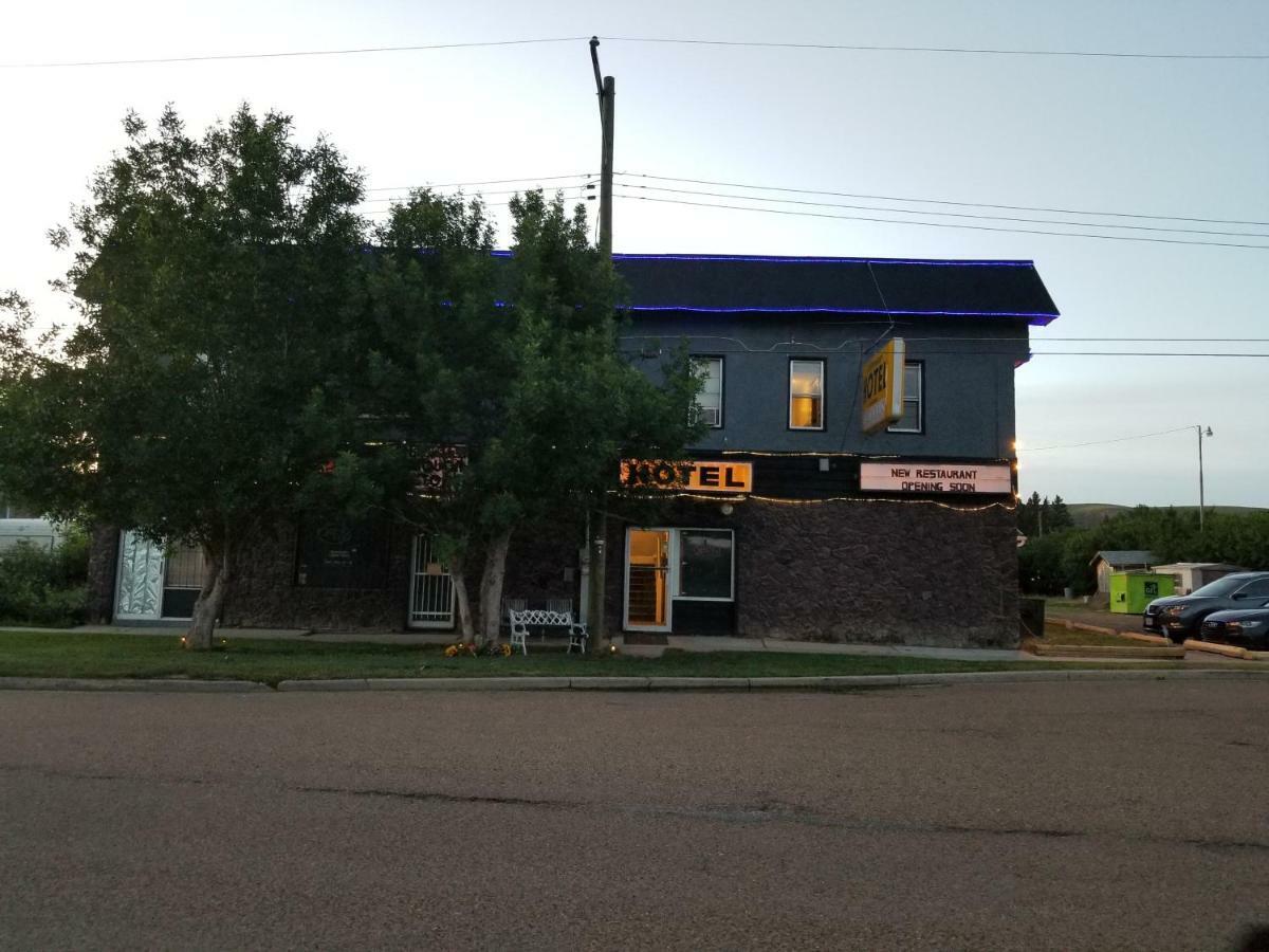 Hotel Dinosaur & Newcastle Bar Drumheller Extérieur photo